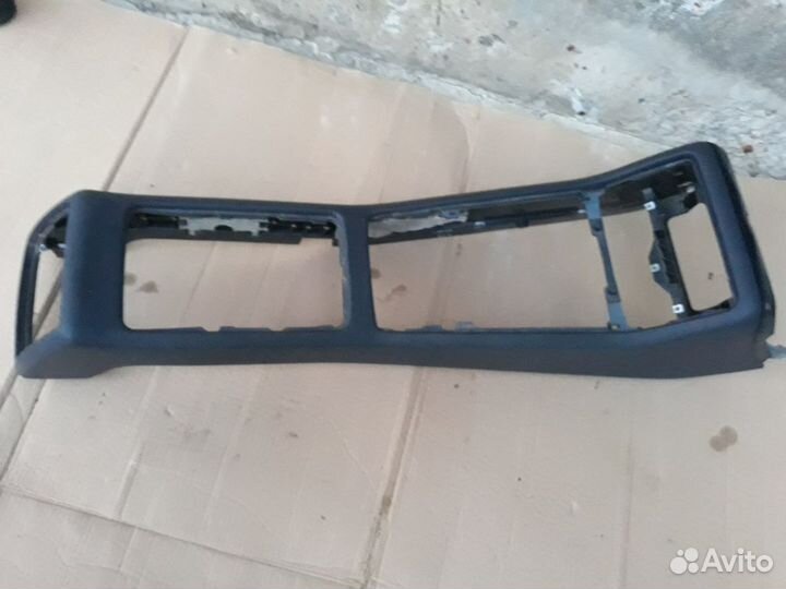 Средняя консоль Audi A8 D3