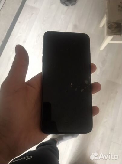 Телефон iPhone 10