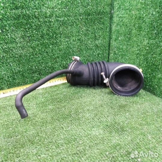 Патрубок воздушного фильтра Mitsubishi Lancer CS2A