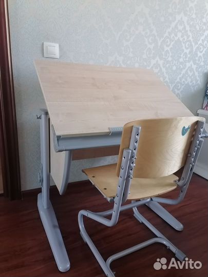 Растущий стол со стулом