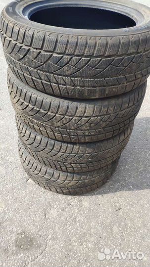 Effiplus Epluto II 215/55 R17 94R