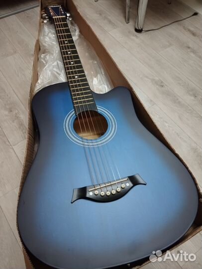 Акустическая гитара
