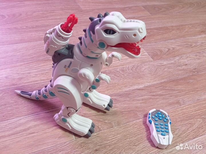 Радиоуправляемый робот интерактивный стреляющий