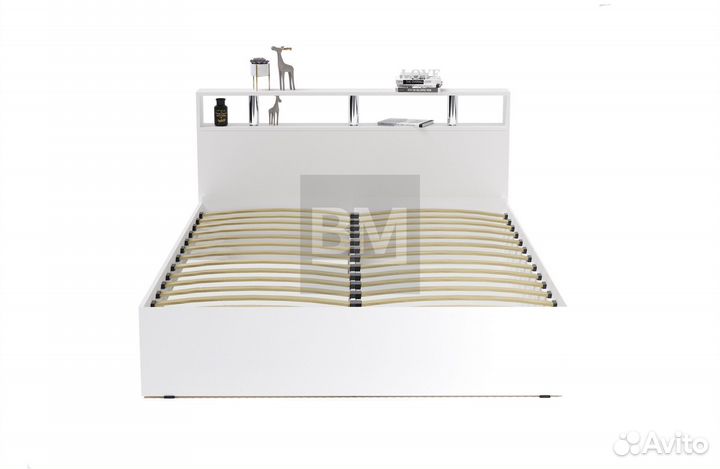 Кровать двуспальная белая с полками