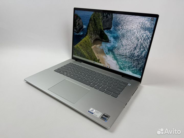 Топовый Dell Inspiron 16 QHD I7-13700H/32Gb/1Tb