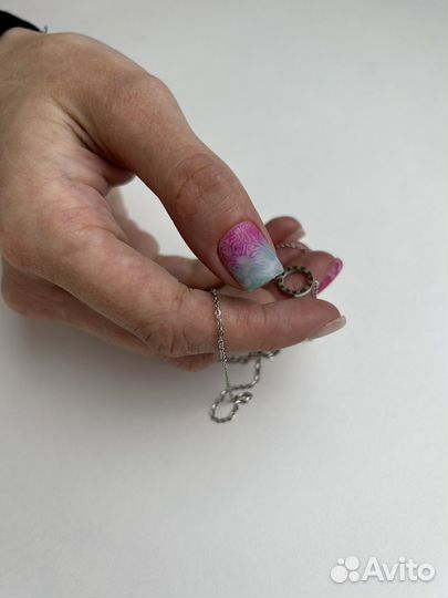 Модель на маникюр с покрытием гель-лак