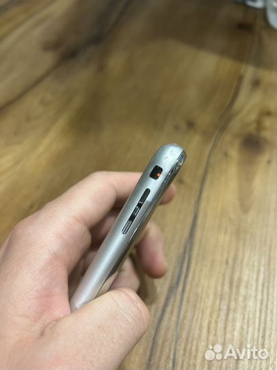 iPhone, 8 ГБ