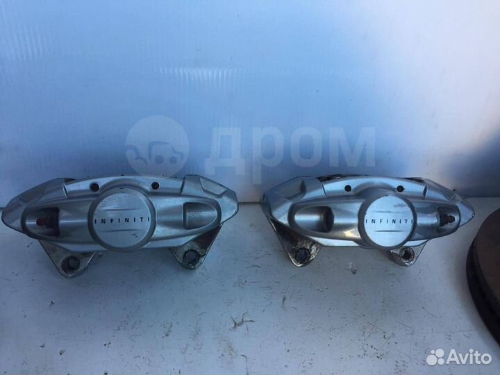 Комплект суппортов Акибоно на Infiniti Fx/QX70