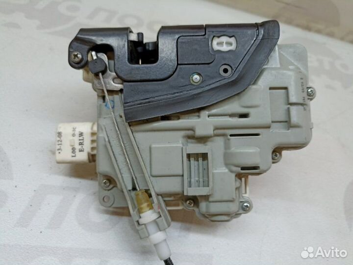 Замок двери передний левый Audi A6 C6 ccea 2009