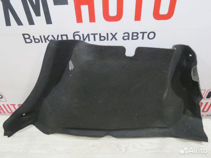 Обшивка багажника правая Renault Sandero 2