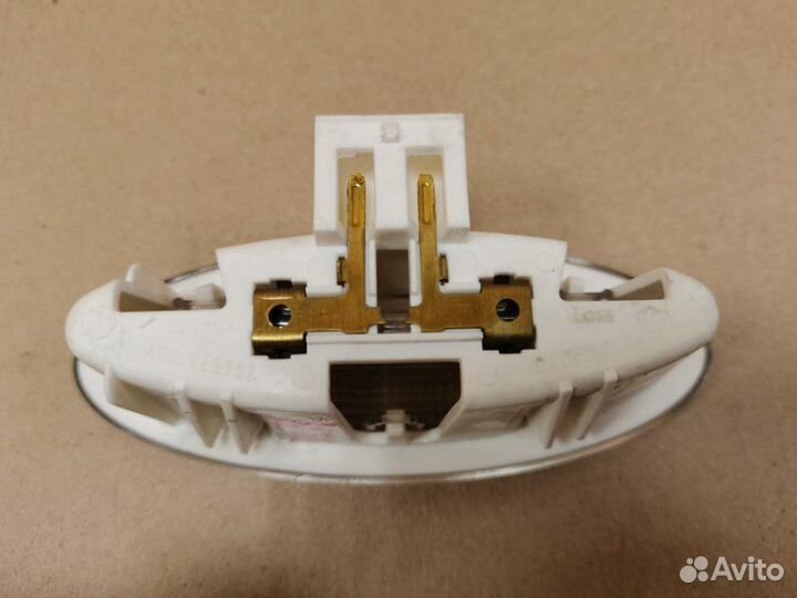 Плафон салонный передний правый Chrysler Voyager