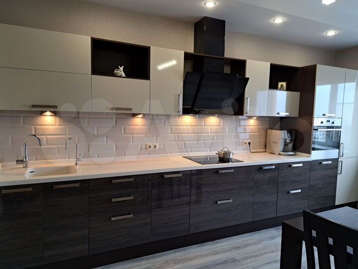 3-к. квартира, 107,8 м², 10/16 эт.