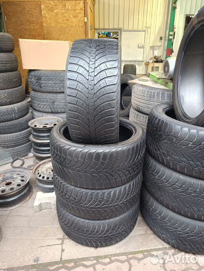 Kumho 722 245/40 R19 и 275/35 R19