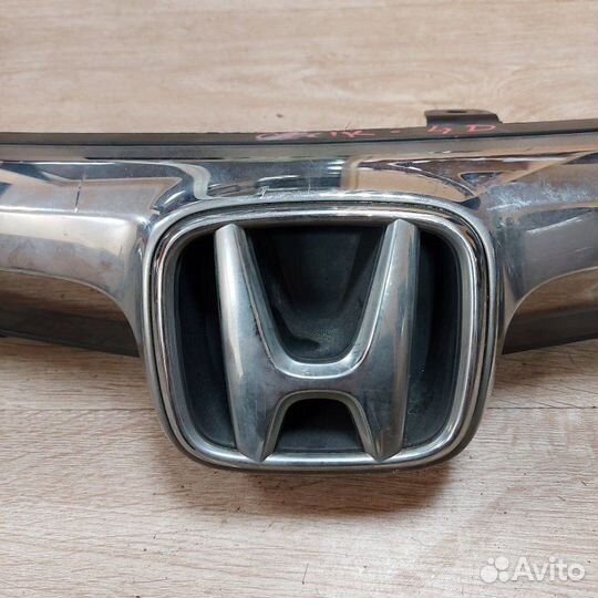 Решетка радиатора Honda Civic 8 4D 2006-2011