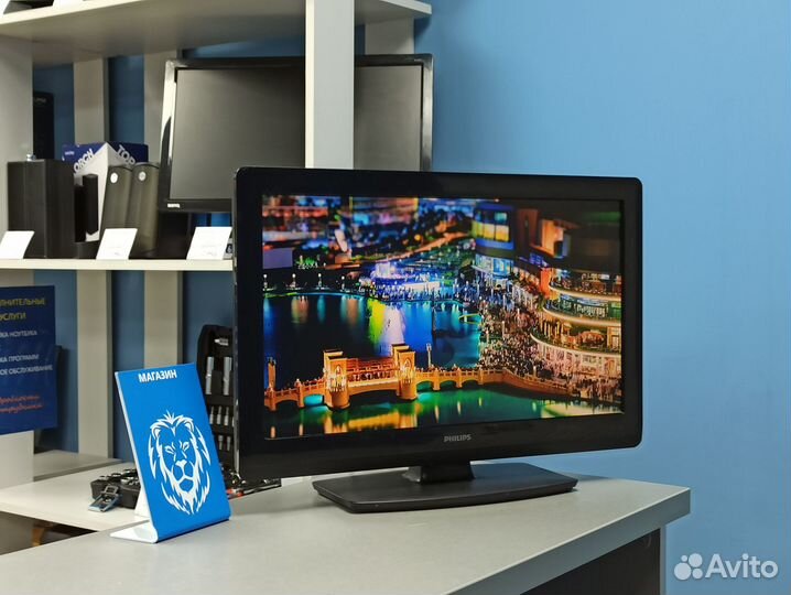 Маленький телевизор Philips с приставкой