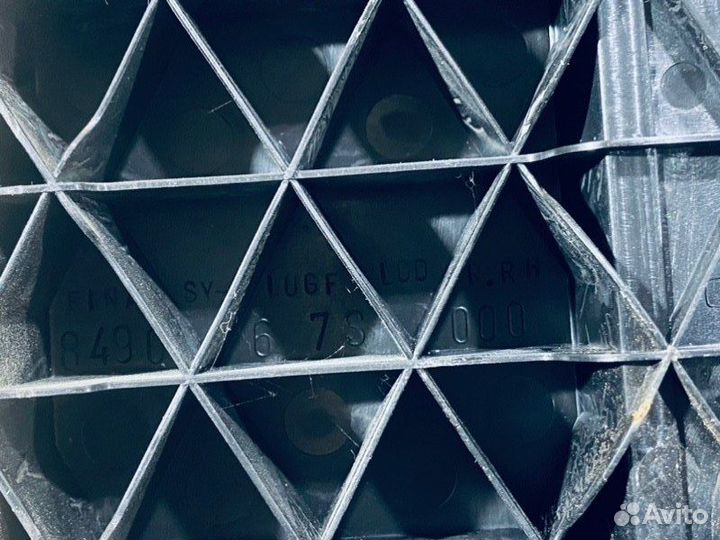 Обшивка багажника задняя правая Nissan Armada SUV