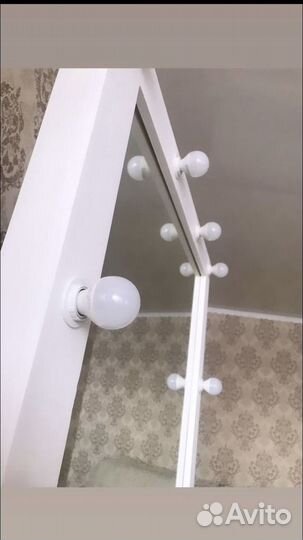 Гримерное зеркало из массива