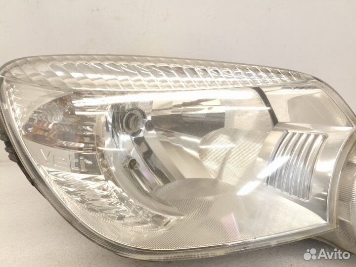 Фара передняя правая Skoda Yeti 5L 1.2 cbzb 2010