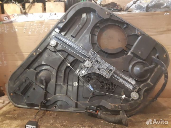 Стеклоподъемник электр. задний правый Hyundai Tucs