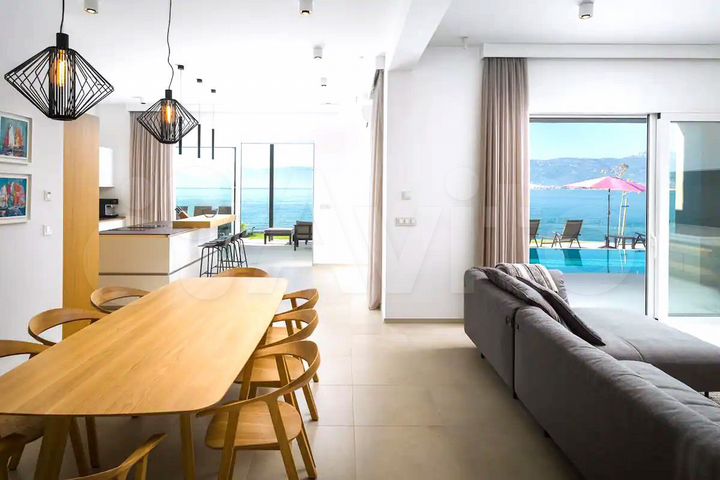 Дом 180 м² на участке 8 сот.