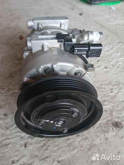 Компрессор кондиционера 977012P400