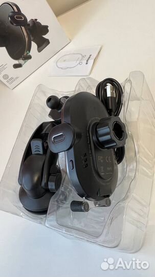 Держатель для телефона с беспроводной зарядкой