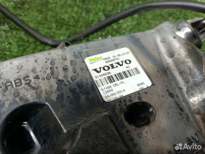 Дневной ходовой огонь передний правый Volvo S60