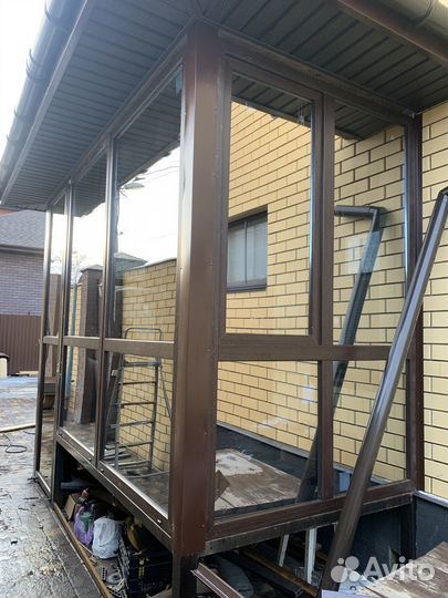 Тамбур из пластиковых окон с ламинацией