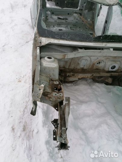 Лонжерон Renault duster Прав