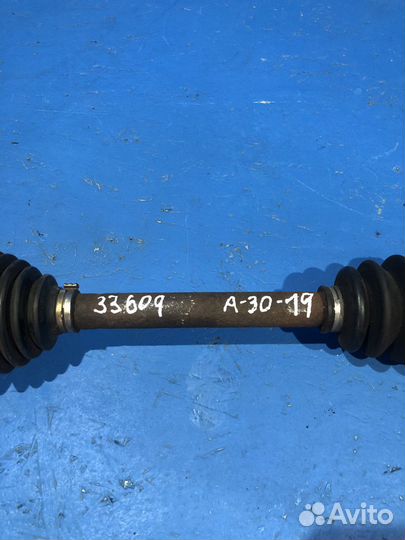 Б/У Полуось передняя правая (приводной вал,шрус)