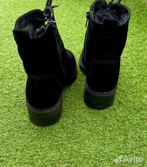 Ботинки демисезонные замшевые Tamaris 39