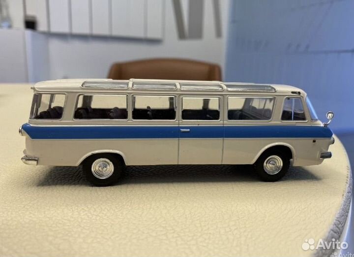 Модель автомобиля ЗИЛ-118 Юность