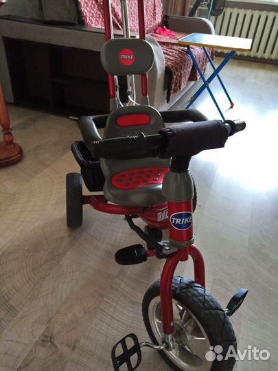 Детский трехколесный велосипед