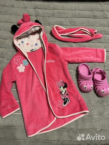 Халат р. 92/98 и резиновые тапочки 23р