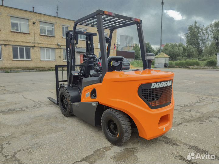 Вилочный погрузчик DOOSAN D35NX, 2023