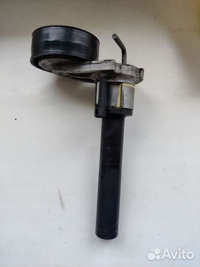 Натяжитель ремня генератора 1.8 и 2.0 tsi cdab