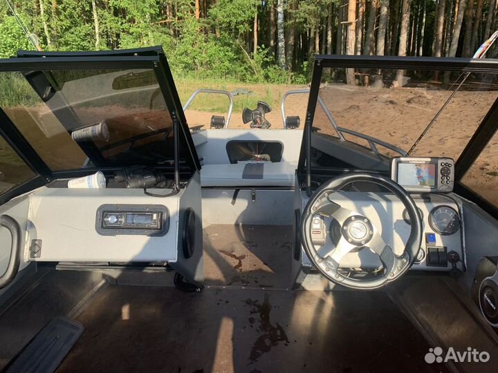 Катание, прогулка на лодке, катере