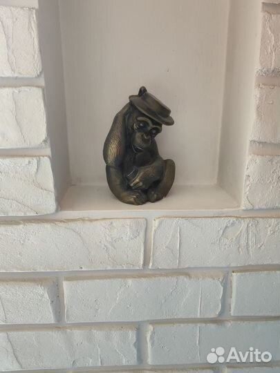 Статуэтка фарфор