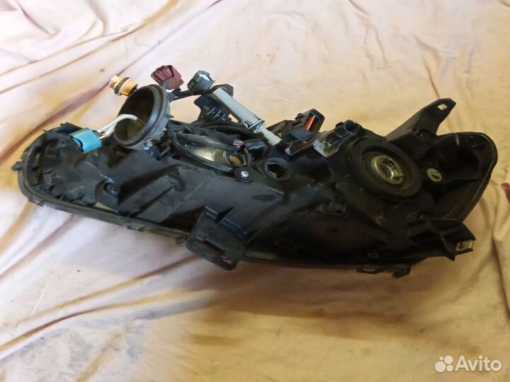 Фара правая на mitsubishi lancer 10