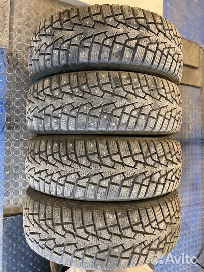 Maxxis ArcticTrekker NP3 205/60 R16