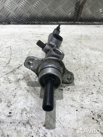 Цилиндр тормозной главный Toyota RAV 4