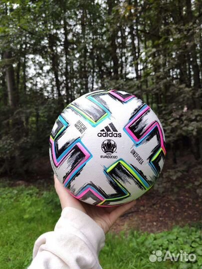 Футбольный мяч adidas euro 2020