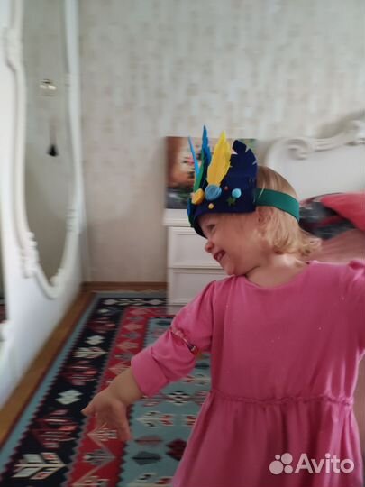 Головной убор из перьев