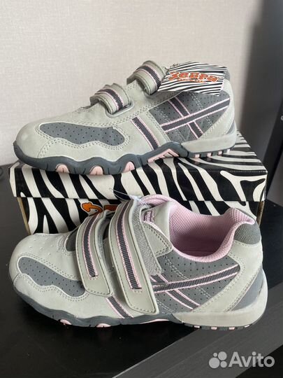 Кроссовки для девочки
