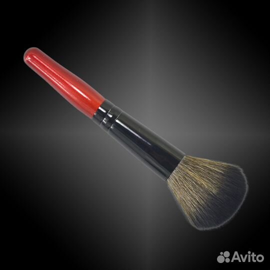 Косметическая кисть для макияжа