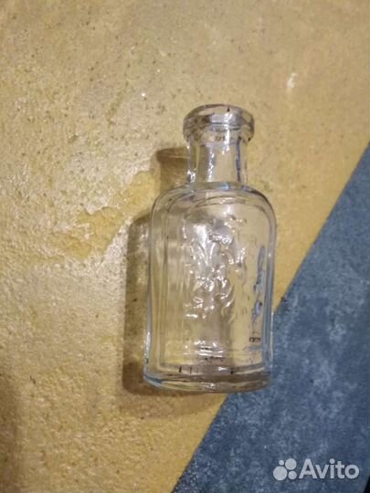 Старинный флакон