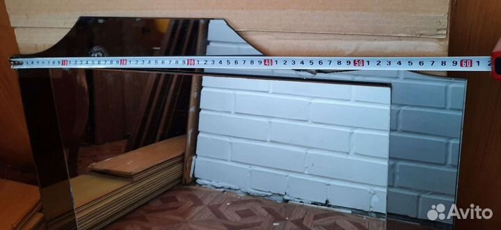 Зеркало в ванную с полочкой