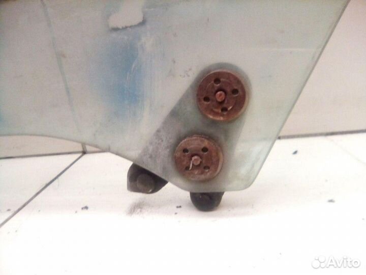 Стекло двери переднее левое Subaru Impreza