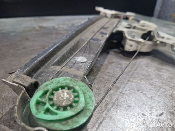 Стеклоподъемник электр. задн левый Cadillac BLS