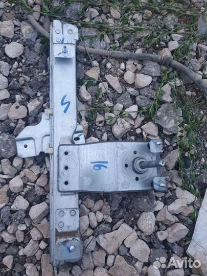 Рено сандеро задний левый стеклоподъемник